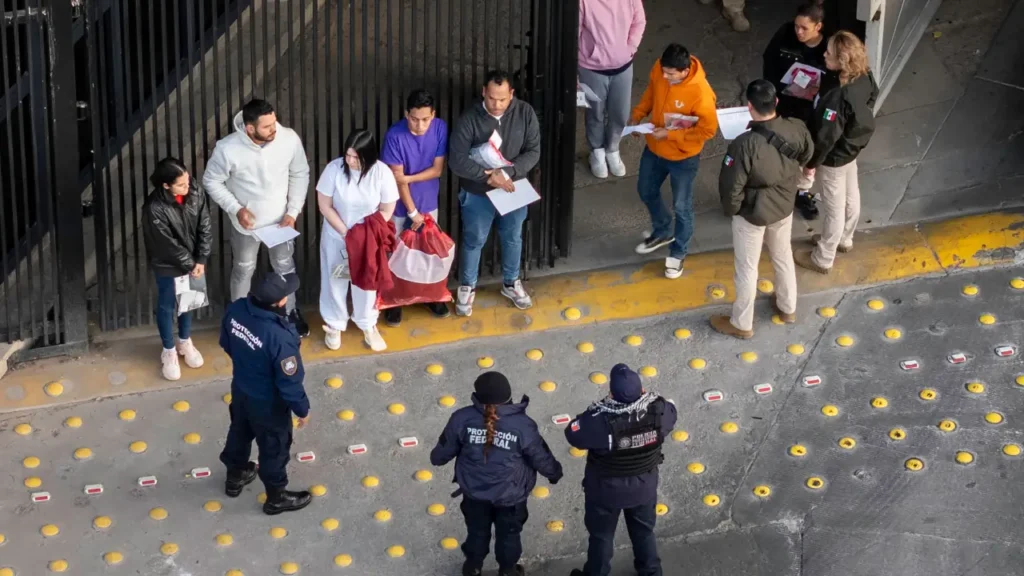 Brasileiros Deportados dos EUA Chegam a Belo Horizonte